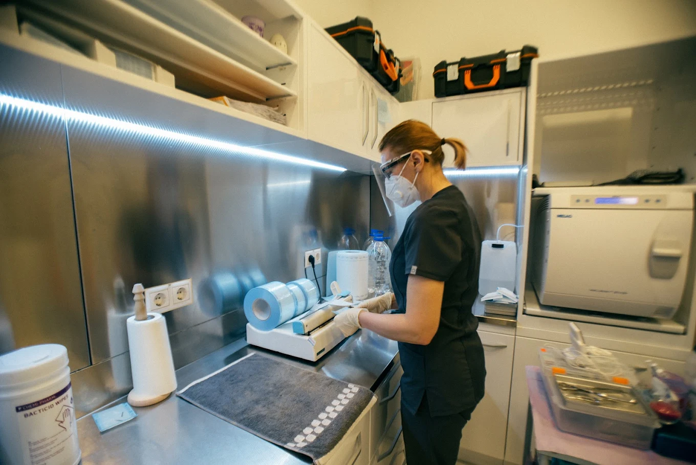 Doctor operating precision equipment